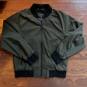 Women’s Abercrombie & Fitch Relaxed Fit Green Bomber Jacket Size Small